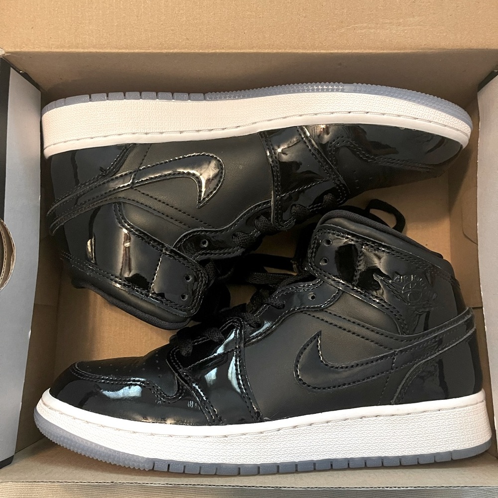 Nike Air Jordan size 5 Youth